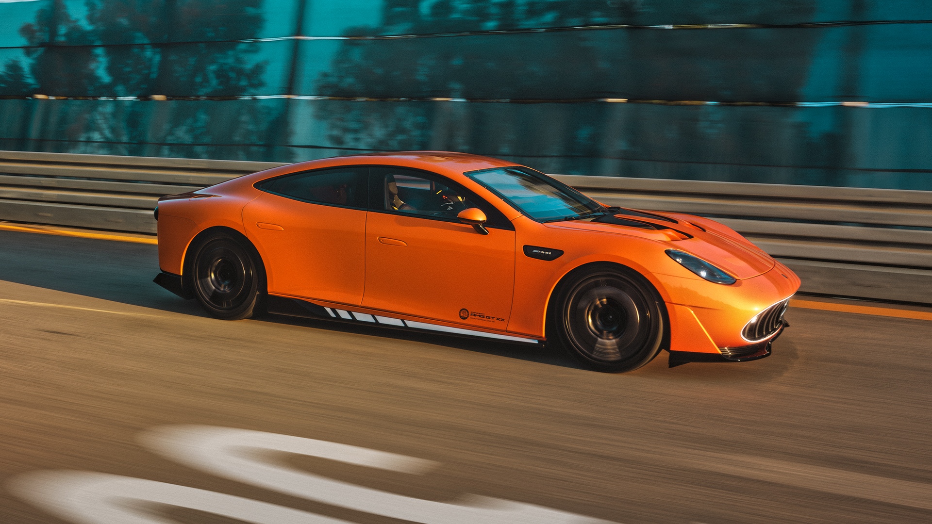 圖2、CONCEPT AMG GT XX 採用三具軸向磁通馬達，綜效輸出突破 1,360 hp，極速 360 時速